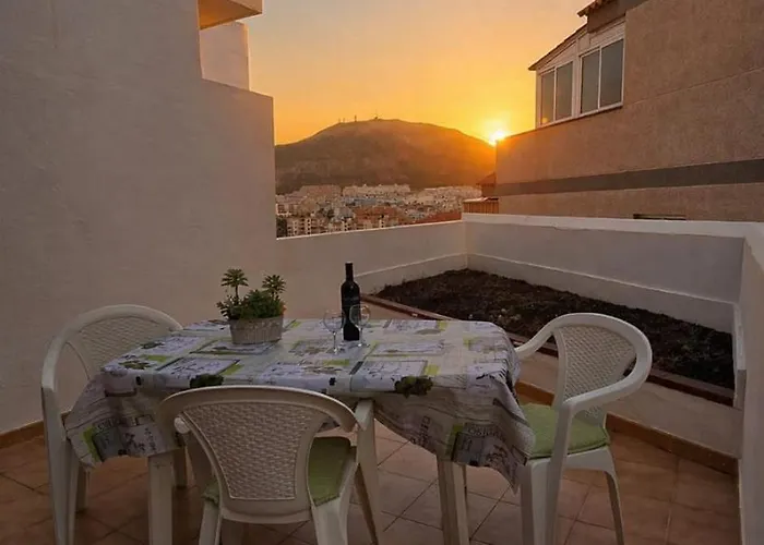 Los Cristianos Apartment, 1 bedroom Wifi Free&Big Terrace